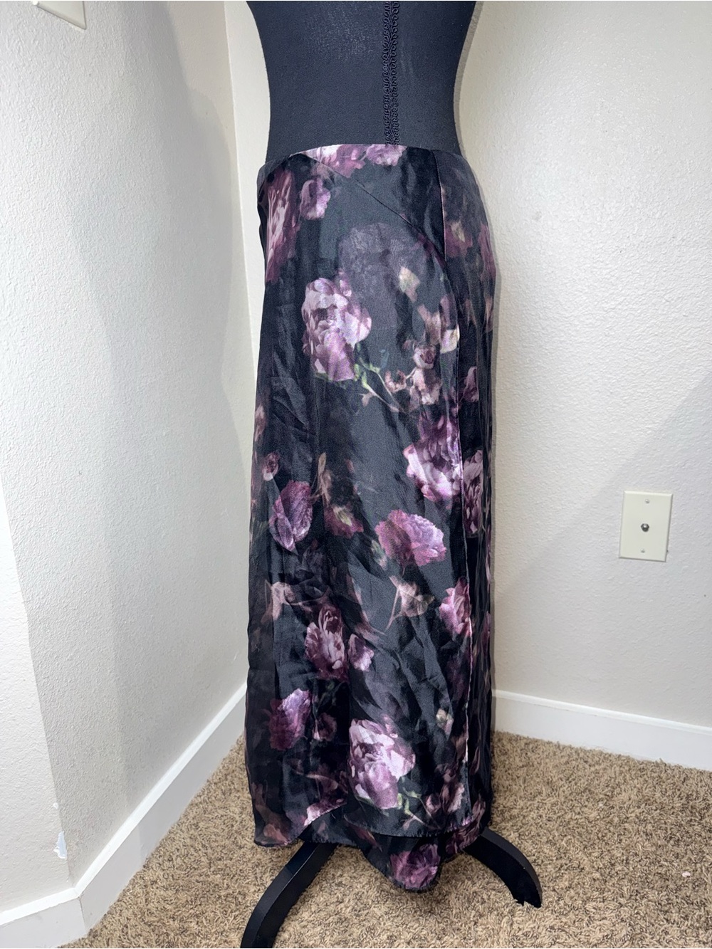 Vince Floral Satin Maxi Skirt Sz 2 Black Purple Rose Asymmetrical Slip Dark Goth - Picture 4 of 9